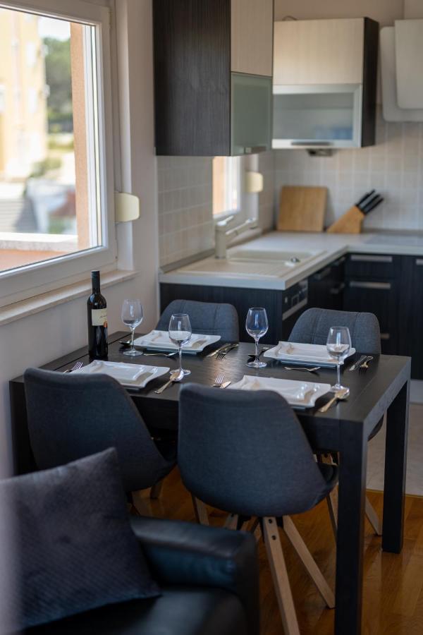 Dalmatia Apartments Ciovo โตรกีร์ ภายนอก รูปภาพ