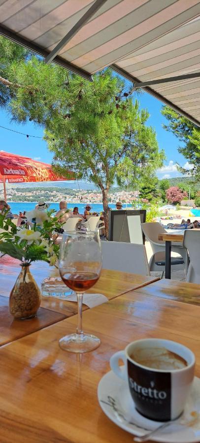 Dalmatia Apartments Ciovo โตรกีร์ ภายนอก รูปภาพ
